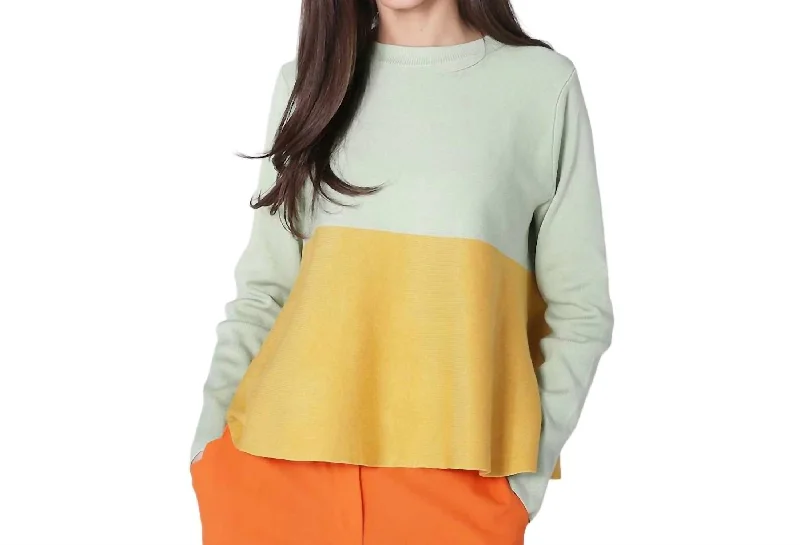 Split Swing Sweater In Yellow/green